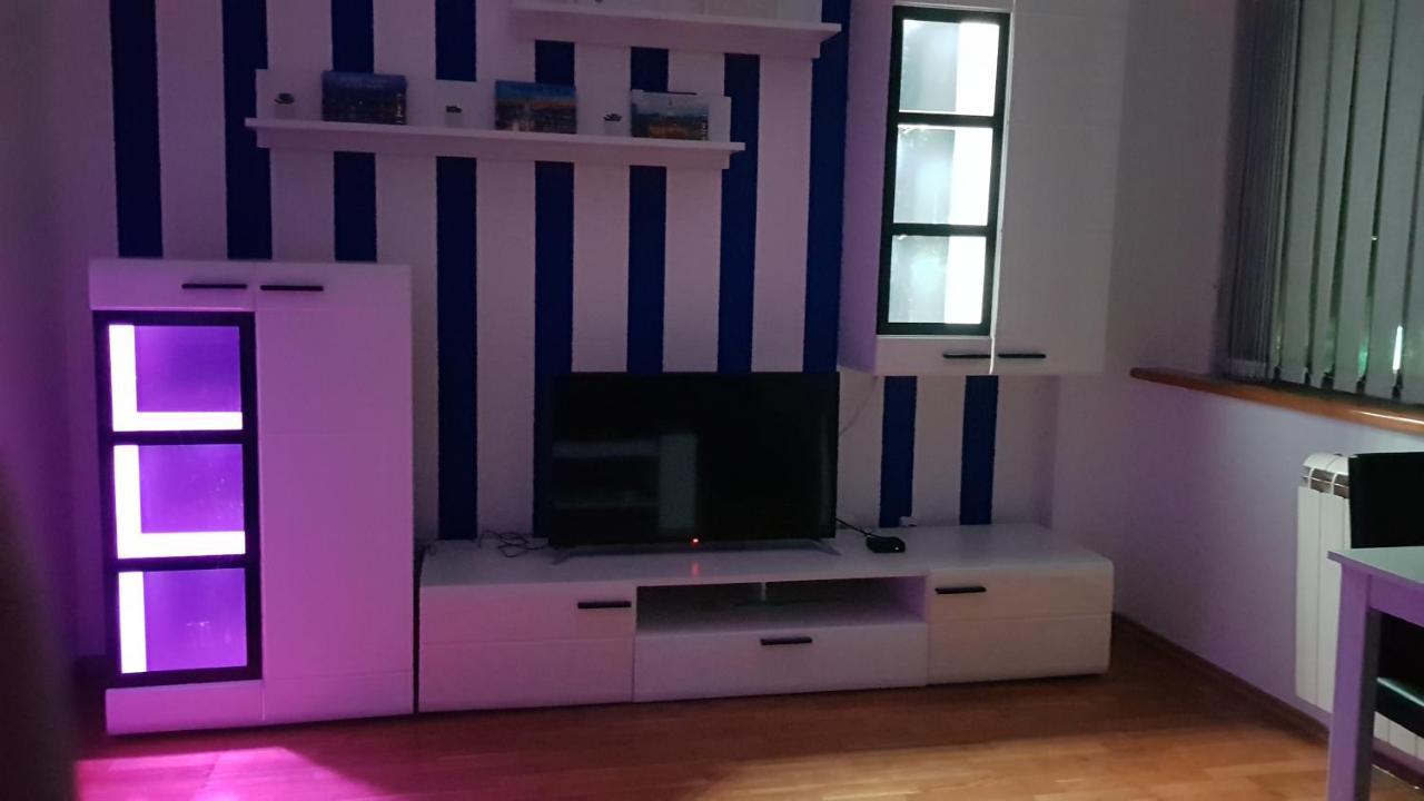 Central Apartment With 24-7 Building Security Novi Sad Exterior foto